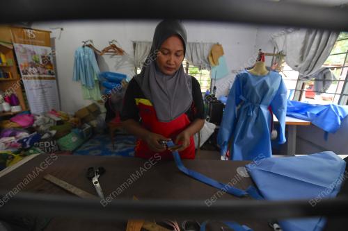 JAHIT PPE SECARA SUKARELA DI RUMAH