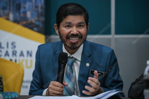 DATUK SERI DR MOHD UZIR MAHIDIN