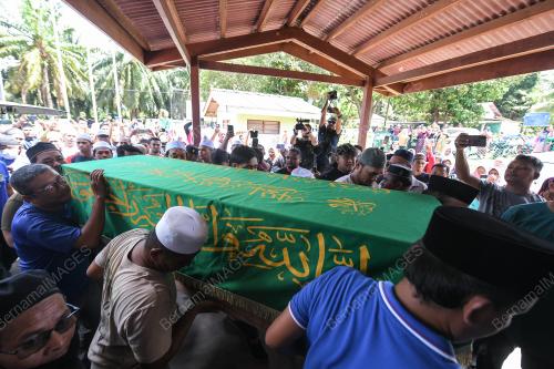 TRAGEDI NAHAS PESAWAT ELMINA
