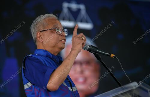 DATUK SERI ISMAIL SABRI YAAKOB