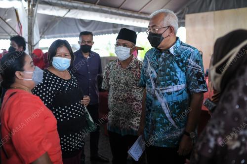 DATUK SERI MAHDZIR KHALID