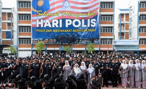 DATUK MOHD ROZE SHAARI