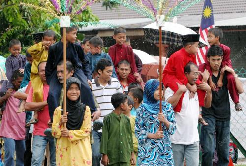 BERKHATAN BERAMAI-RAMAI