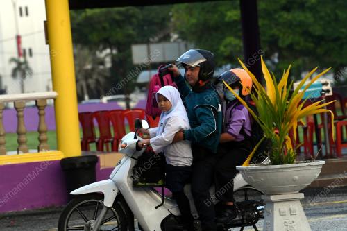 TINJAUAN PERSEKOLAHAN