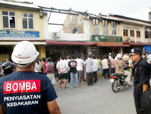 RUMAH KEDAI TERBAKAR