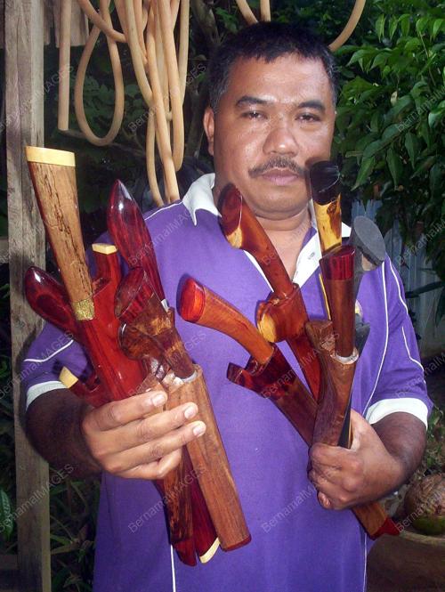 SARUNG PISAU