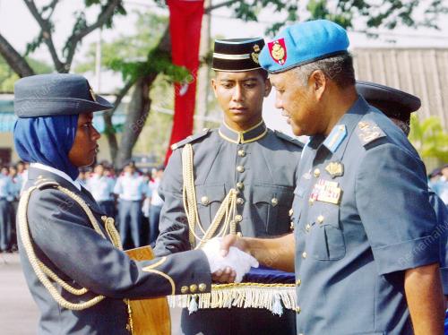 RODZALI DAUD