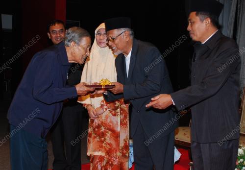WARGA EMAS-ANUGERAH