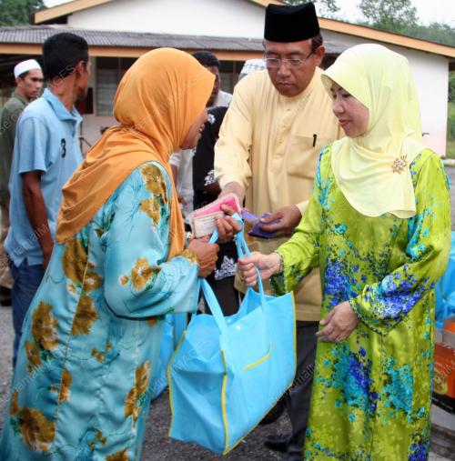 MAHDZIR KHALID