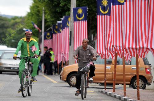 KD01_25082014_BENDERA