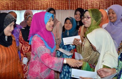 DATIN SERI NORAINI ABDULLAH