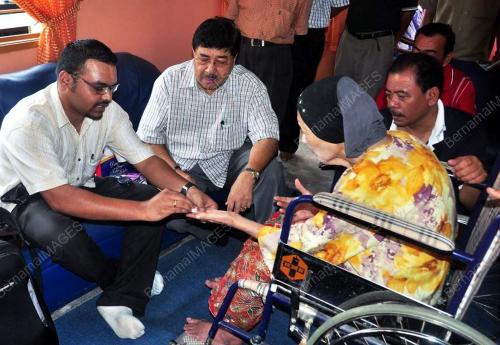 DATUK PADUKA AHMAD BASHAH MD HANIPAH