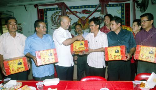 KD01_27012011_MUKHRIZ_BUAH