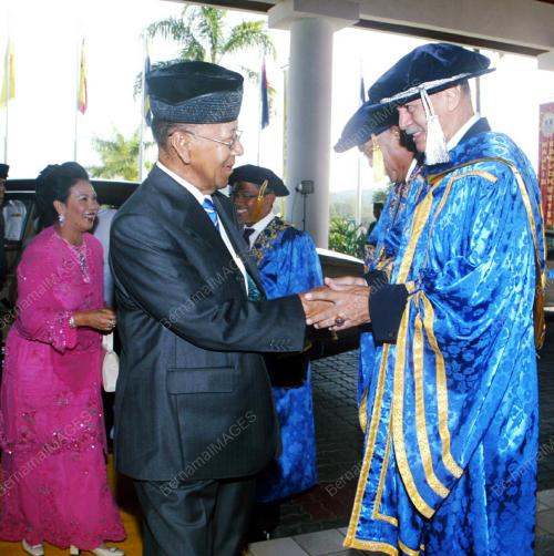 TUANKU ABDUL HALIM MU'ADZAM SHAH