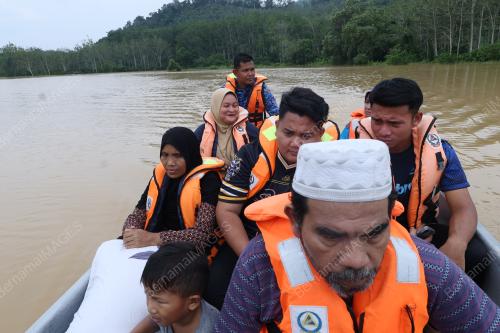 BANJIR DI POKOK SENA