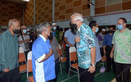 DATUK SERI MAHDZIR KHALID