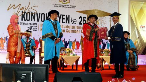 DATUK AWANG HASHIM