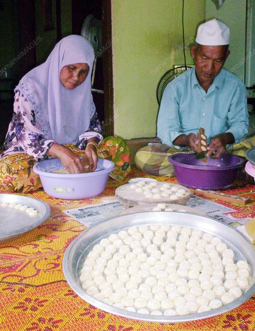 KUIH TRADISIONAL