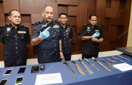 KD01_29052017_POLIS_PISTOL