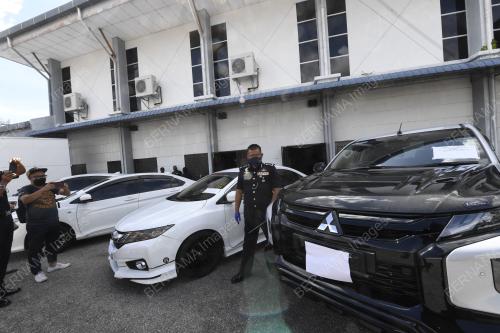 DATUK KAMARUL ZAMAN MAMAT