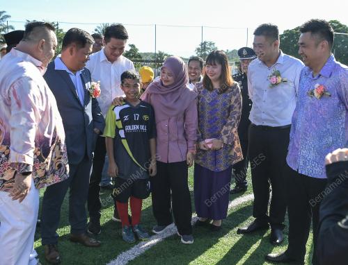 FADHLINA SIDEK