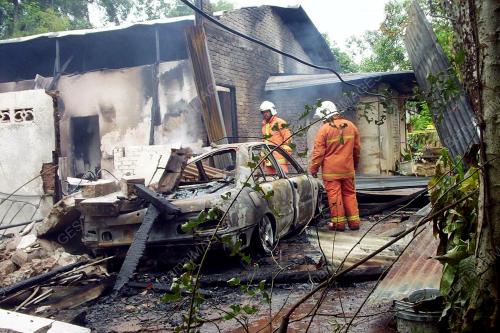 RUMAH TERBAKAR