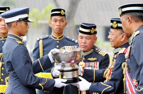 KD01_30062012_AGONG_PIALA