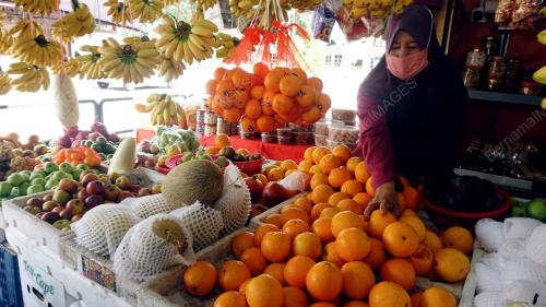 GERAI BUAH JADI TUMPUAN