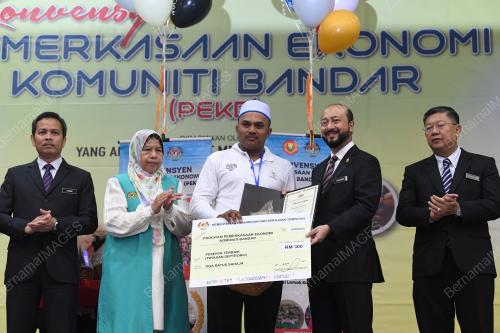 KD01_30092019_MB_MUKHRIZ_BN201909272529