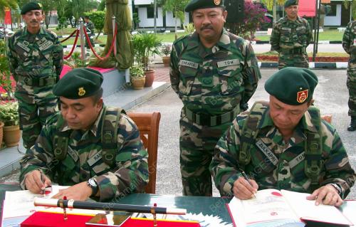 KD01_31012012_PANGLIMA_SERAH_TUGAS