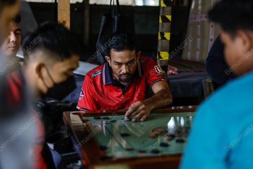 PERMAINAN KAROM