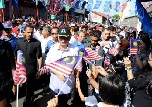 KD01_31102012_PM_BENDERA