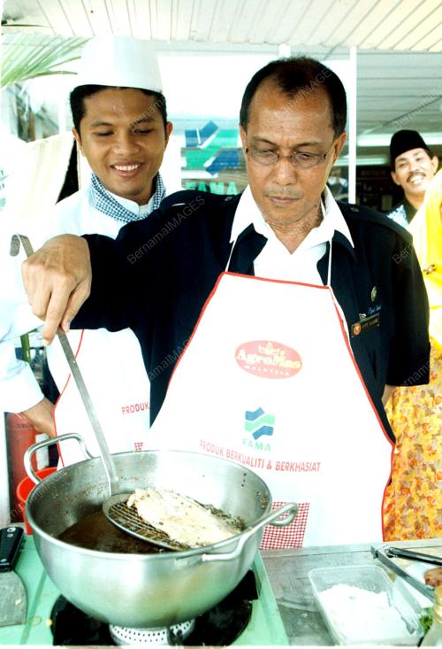 KD02-17_08_00_MB_MEMASAK_12012016