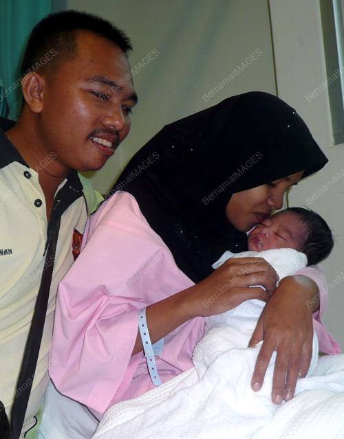 KD02_01012012_BAYI_TAHUN_BARU_2012