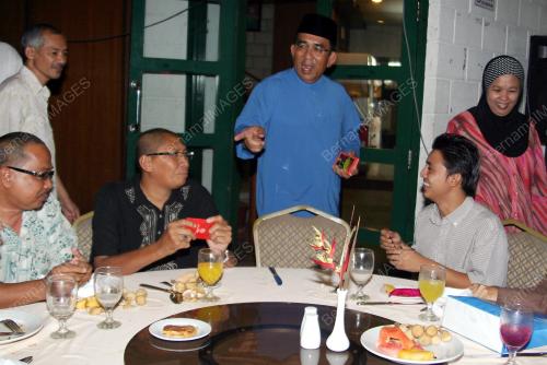 MOHD JOHARI BAHAROM