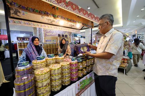 USAHAWAN MADA