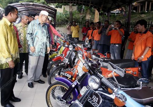 AZIZAN ABDUL RAZAK
