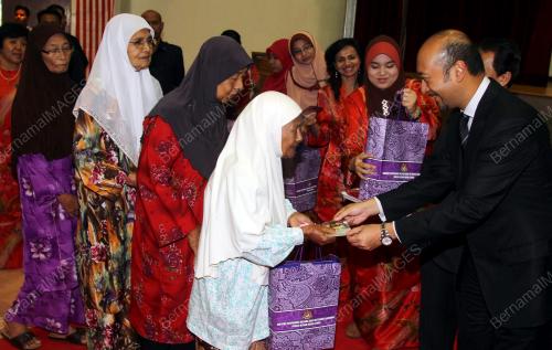 KD02_02092013_MUKHRIZ