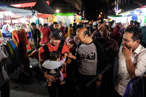 KD02_03072015_BAZAAR