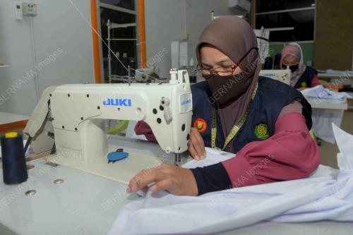 JAHIT BAJU