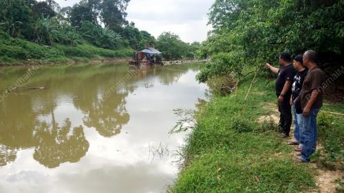 PENDUDUK BANTAH KUARI PASIR