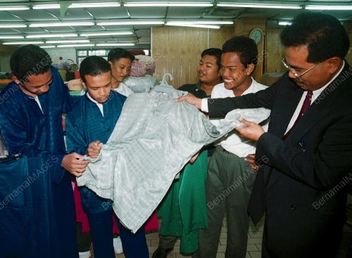 KD02_05022016_PELAJAR_MISKIN