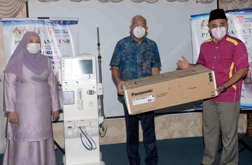 DATUK SERI MAHDZIR KHALID