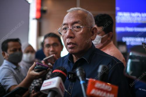 DATUK SERI MAHDZIR KHALID