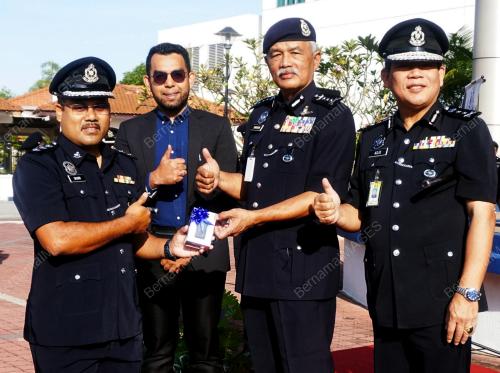 DATUK ZAINUDDIN YAACOB