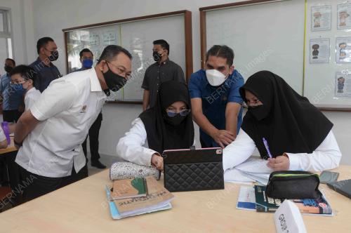 DATUK DR RADZI JIDIN