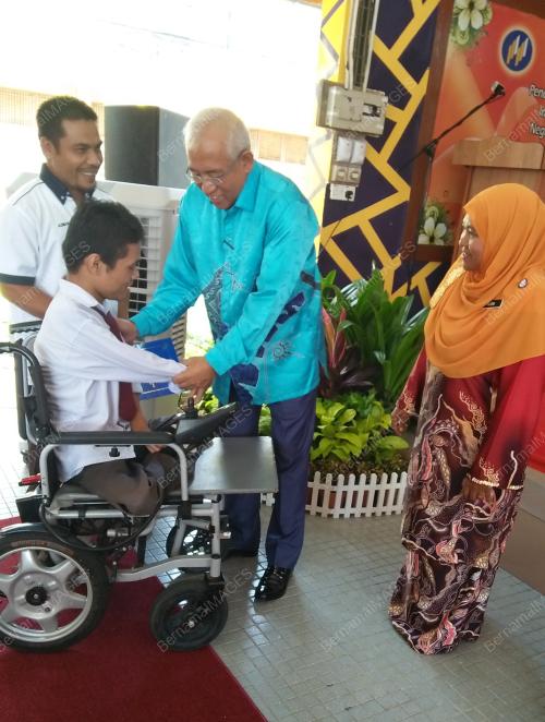 KD02_06112016_MAHDZIR