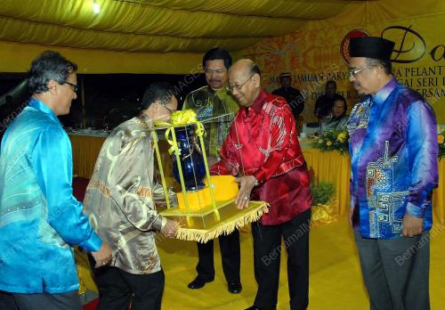 SULTAN KEDAH TUANKU ABDUL HALIM MU'ADZAM SHAH