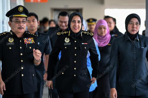 LATHEEFA KOYA