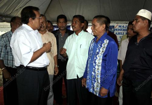 DATUK SERI MAHDZIR KHALID